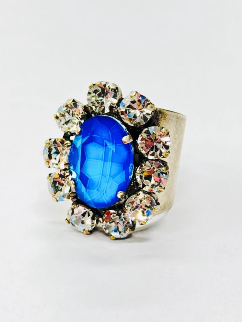 Royal Blue Crystal Halo Ring - TOVA - NWT ✨